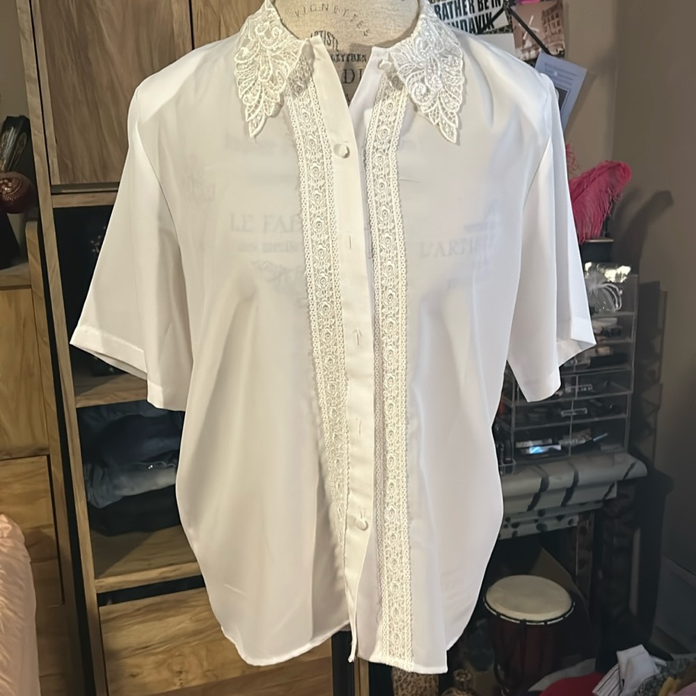 Kathy Che Pearl & Lace Embellished White Button Down Blouse - 12